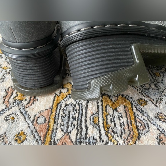 Dr Martens Corran Chelsea Boots NWOT - Picture 11 of 16